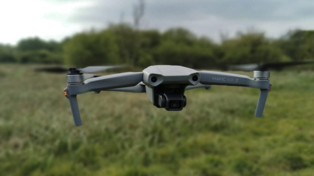 Folosirea-dronelor-ca-solutie-de-securitate-supraveghere_drona-elnet-security-ro